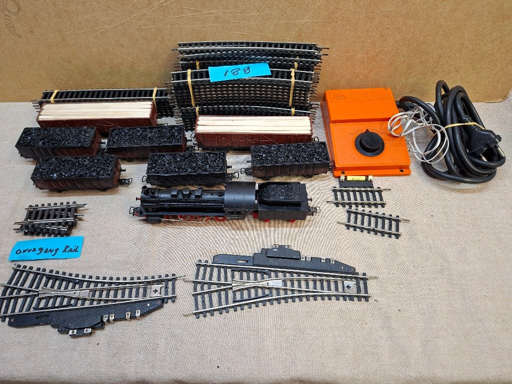 PIKO  GOEDEREN TREIN MET KOLEN WAGONS EN HOUT, Hobby en Vrije tijd, Gelijkstroom, Gebruikt, Treinset, Piko