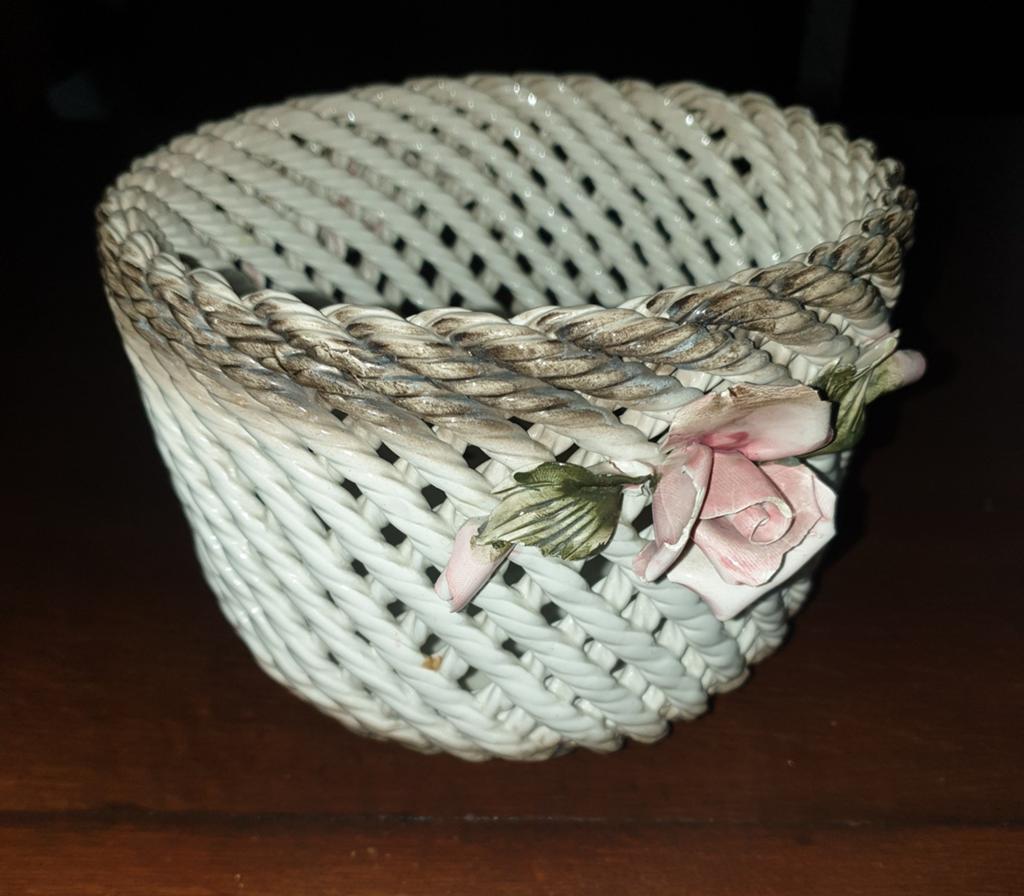 🌹VINTAGE KERAMIEK BLOEMPOT ROSES BASSANO ITALY, Antiek en Kunst, Ophalen