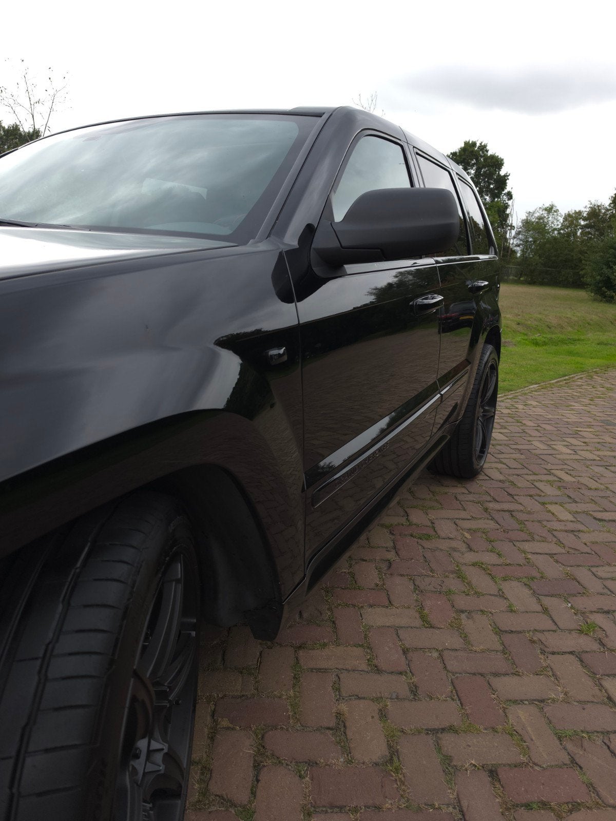 Jeep grand cherokee SRT-8, 2220 kg, 138 €/maand, 426 pk, Zwart