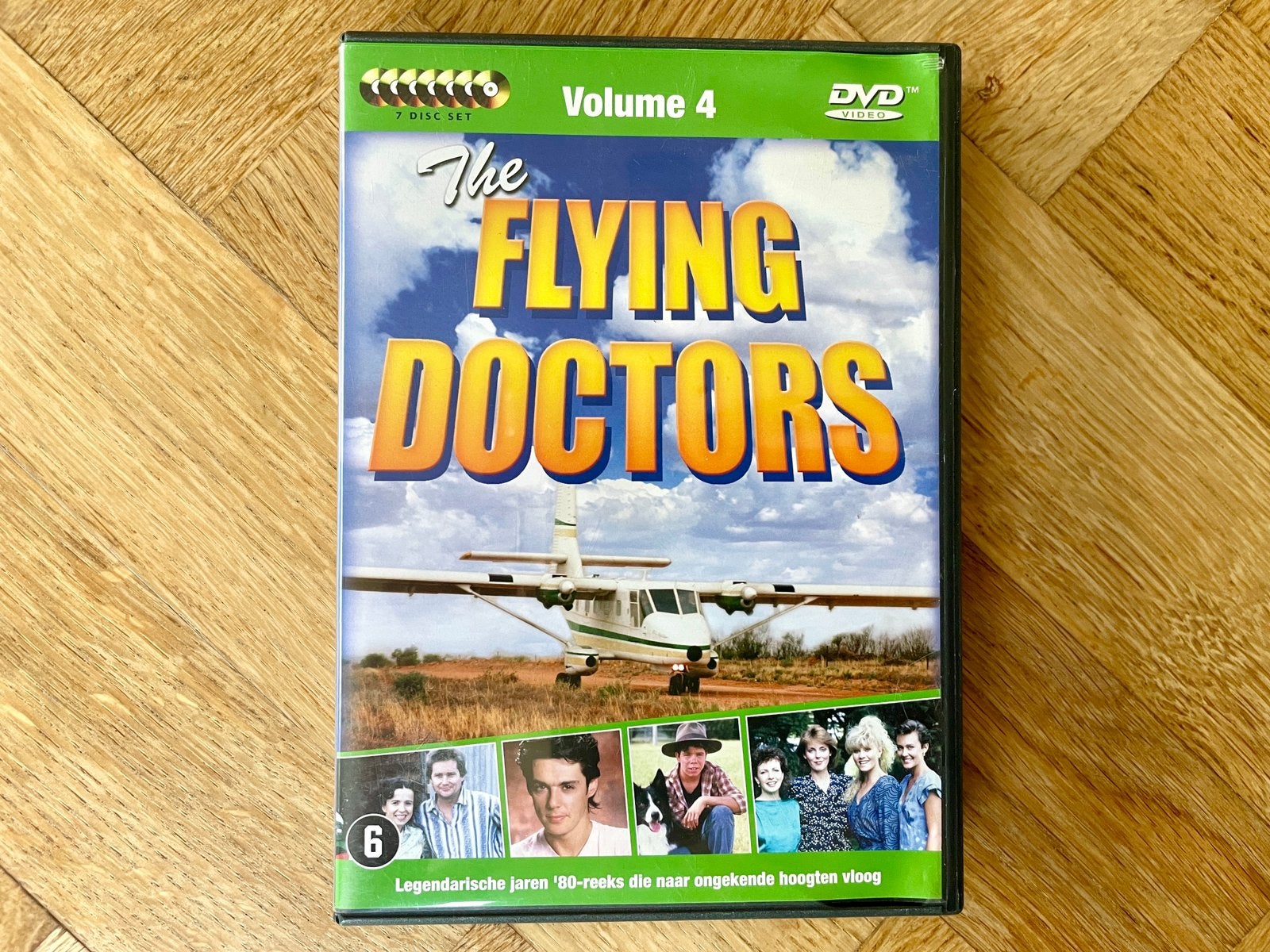 Flying Doctors - Seizoen 4 op DVD (krasvrij, met NL), Cd's en Dvd's, Dvd's | Tv en Series, Engels, Nederlands, Drama, Seizoen 4
