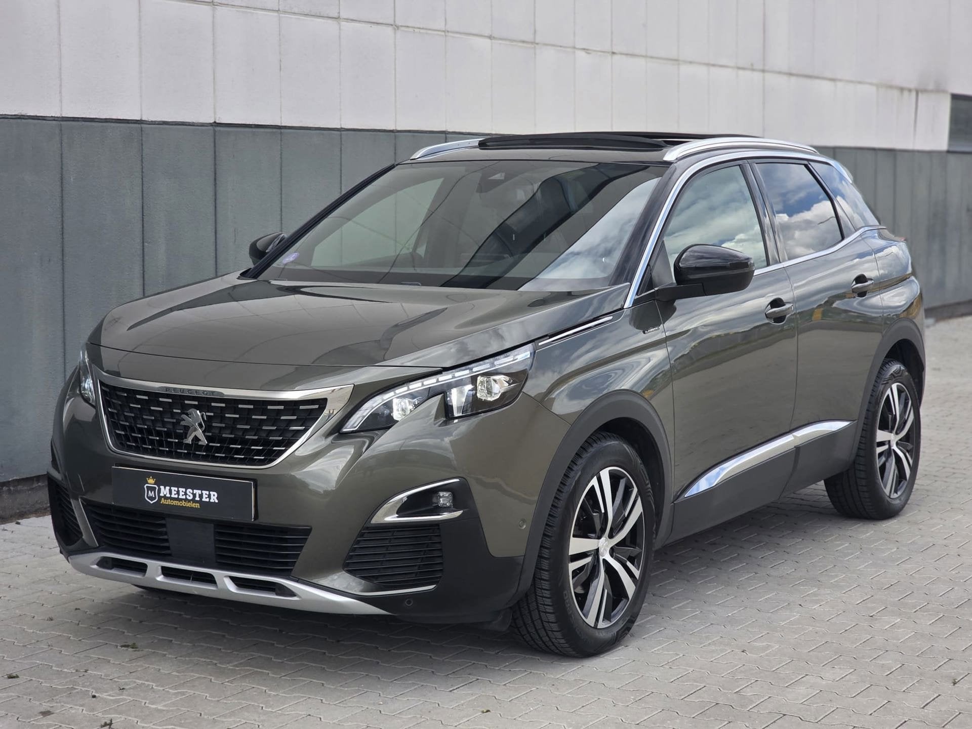 Peugeot 3008 1.2 PureTech GT Line|PANO|XENON|ACC, Voorwielaandrijving, 1199 cc, Met garantie (alle), Leder en Stof