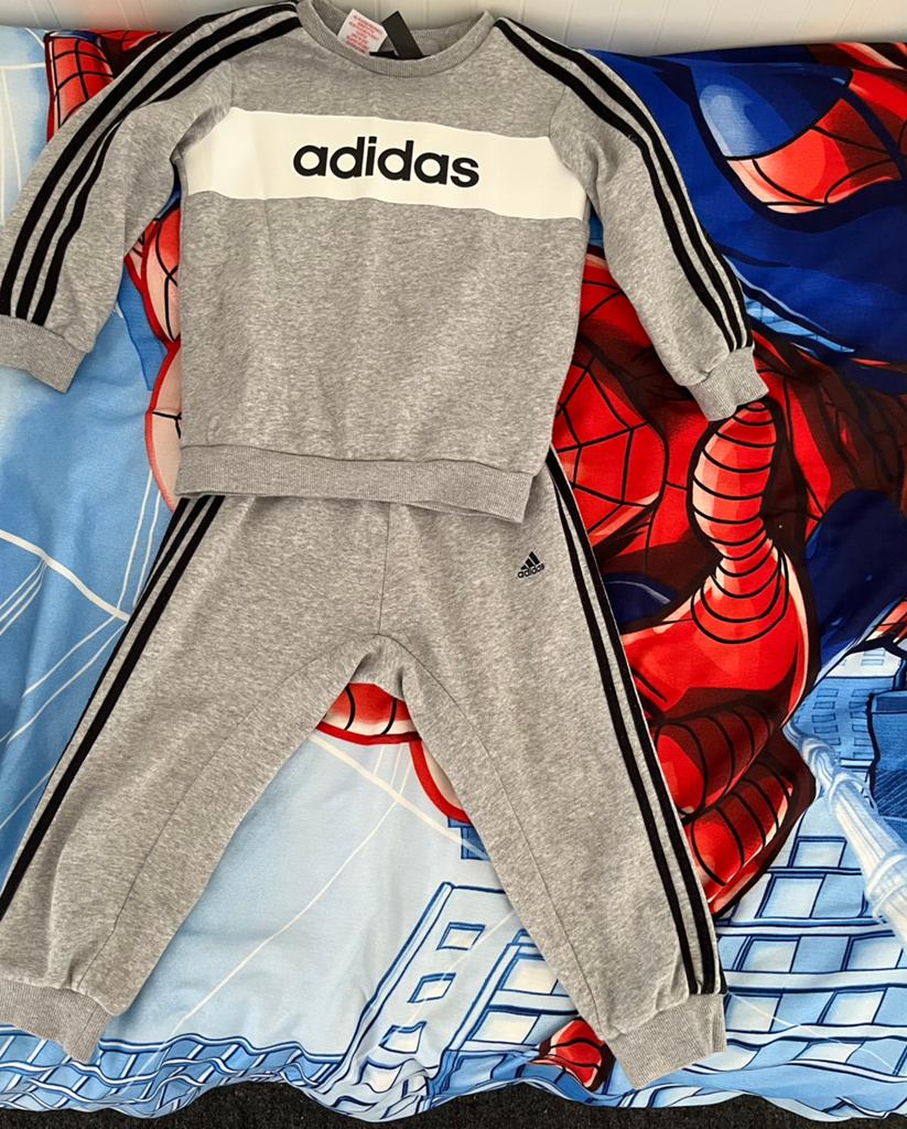 Adidas pak maat 98, ., Jongen of Meisje, Ophalen of Verzenden, Zo goed als nieuw