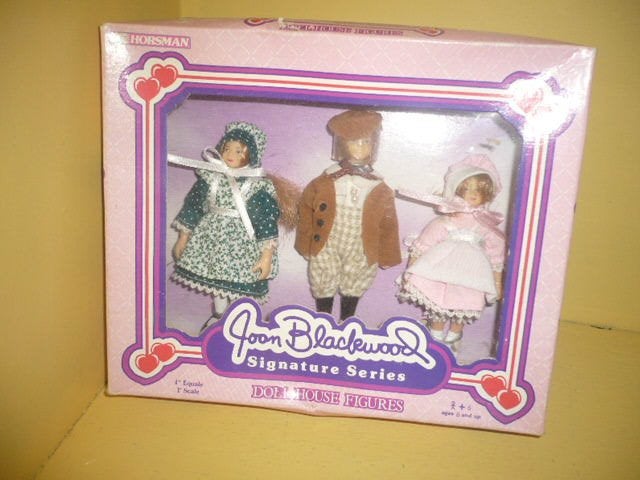 Mie18<>poppenhuis popjes van joan blackwood engeland, Verzenden, Zo goed als nieuw, Poppenhuis