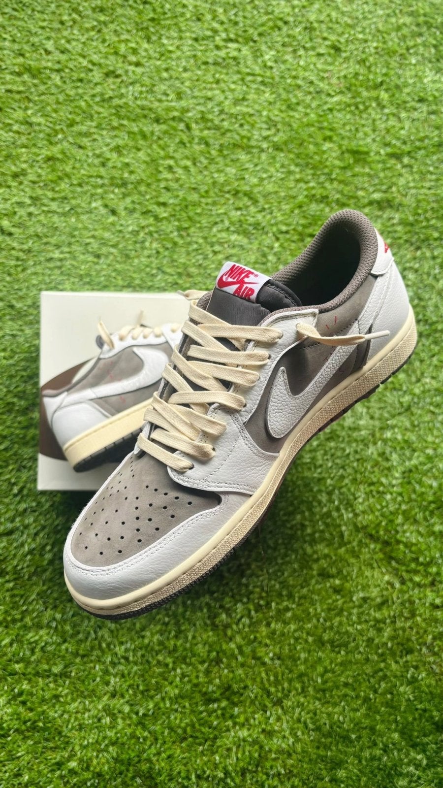 Travis Scott Jordan 1 Low, Ophalen of Verzenden, Zo goed als nieuw, Hardloopschoenen, Overige merken