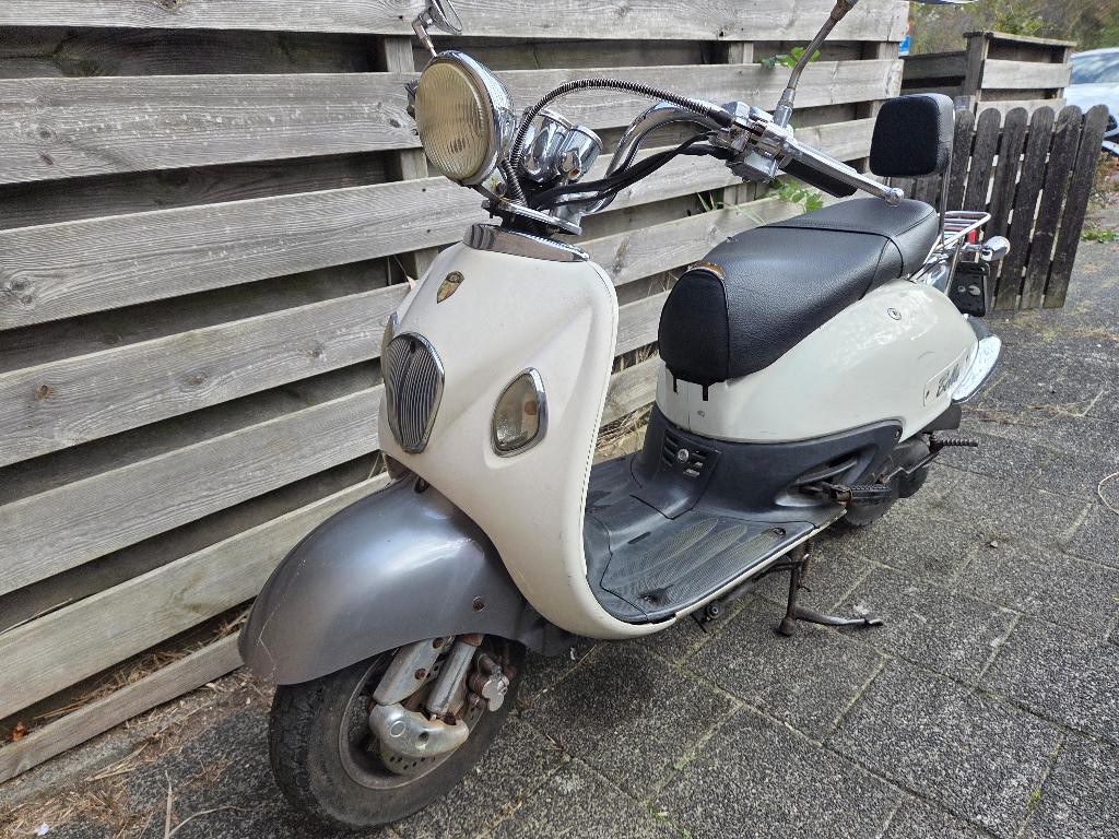 Bella scooter 2011 – Rijdt goed | Start direct | NU €149!, Ophalen, Gebruikt, Overige modellen, Benzine