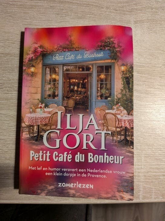 Ilja Gort - Petit Café du Bonheur (Zomerlezen), Ophalen, Zo goed als nieuw, Ilja Gort, Nederland