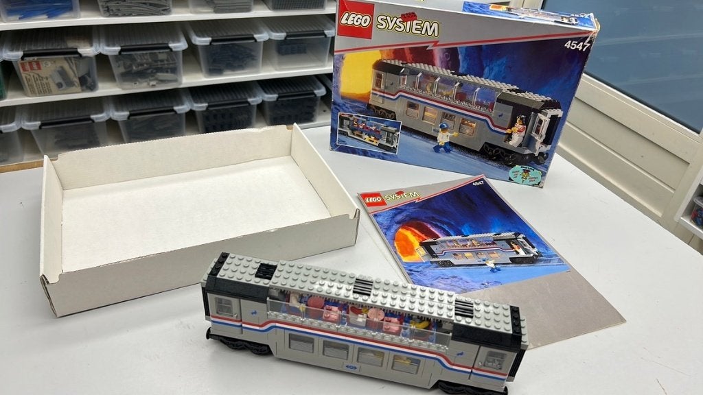 SB2907 Lego trein 4547 compleet + doos + boekje, Ophalen of Verzenden, Zo goed als nieuw