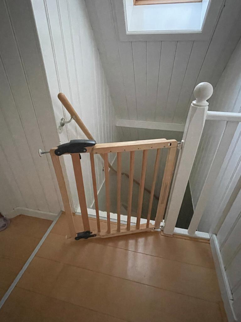 Houten Veiligheidshekje / traphekje, 100 tot 115 cm, Ophalen of Verzenden, Zo goed als nieuw, Schroefhekje