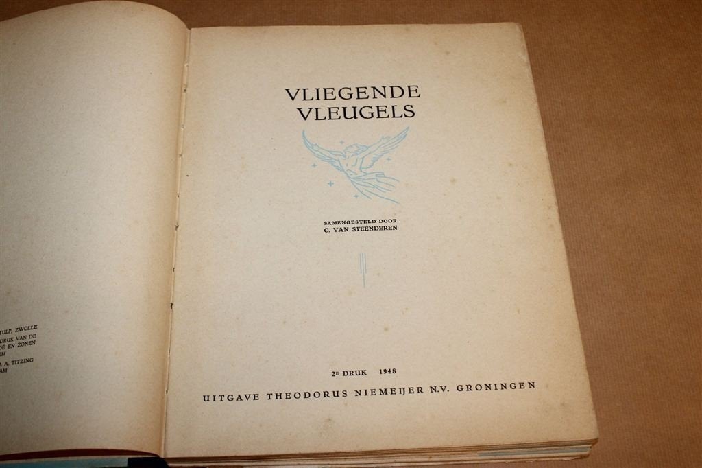 Vliegende Vleugels Deel 1 — Niemeijer Album, Compleet 1948, Boeken, Ophalen of Verzenden, Gelezen