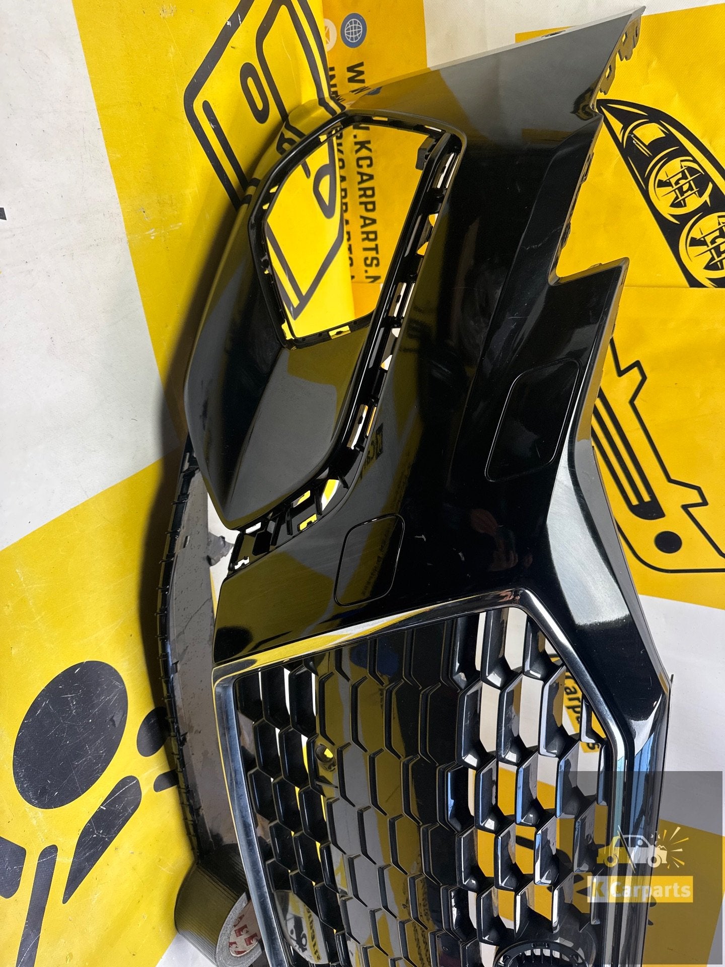 Audi A3 8Y voorbumper KLS ORIGINEEL 8Y0807437, Gebruikt, Voor, AUDI AG, Auto-Union-Strasse 1
85045  Ingolstadt, DE