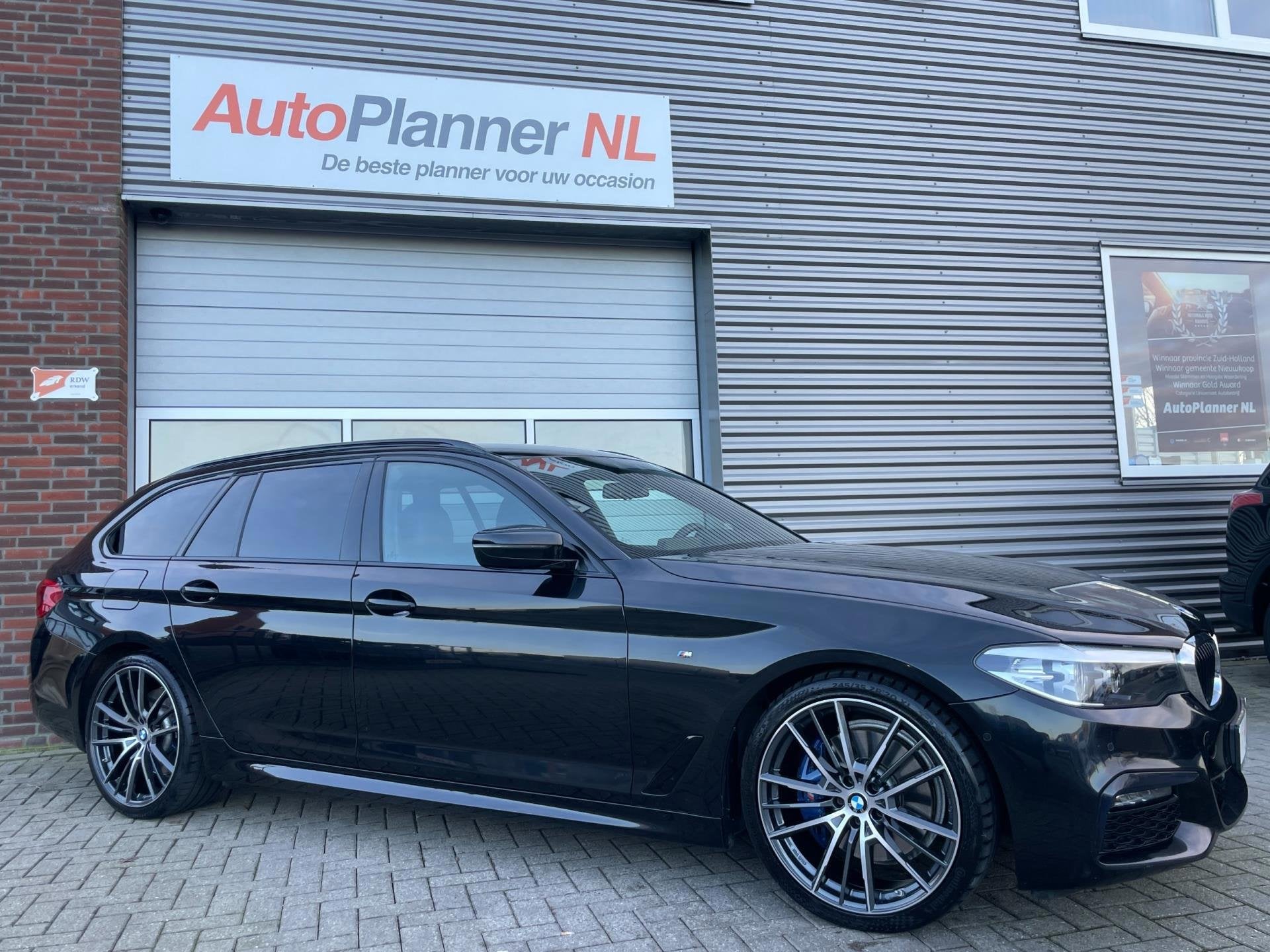 BMW 5-serie Touring 530i M Sport! Camera! Navi! Sfeerver.!, Automaat, 1998 cc, Achterwielaandrijving, Gebruikt
