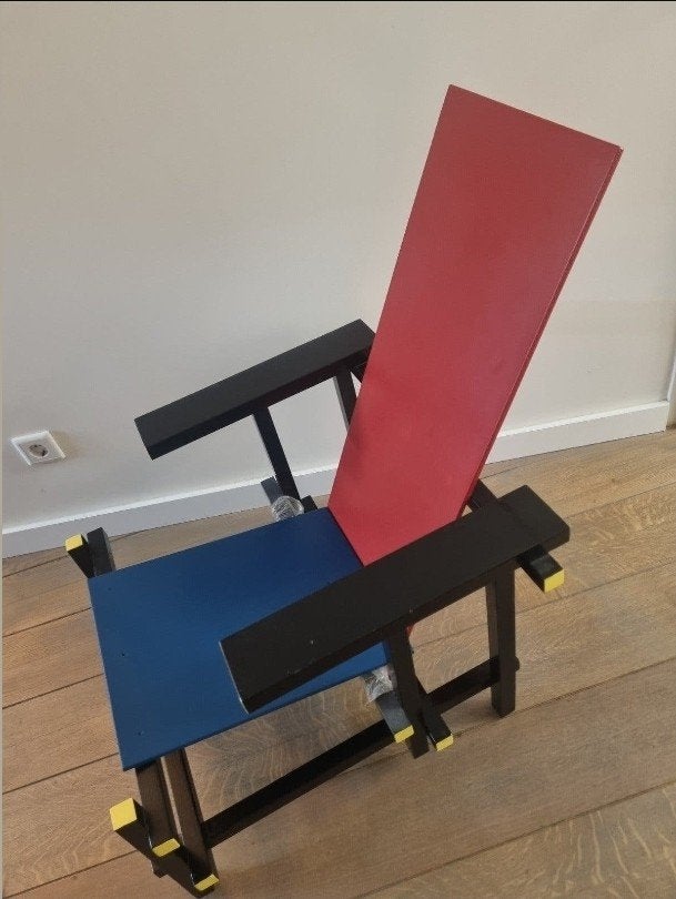 moderne stoel in Gerrit Rietveld stijl, Ophalen