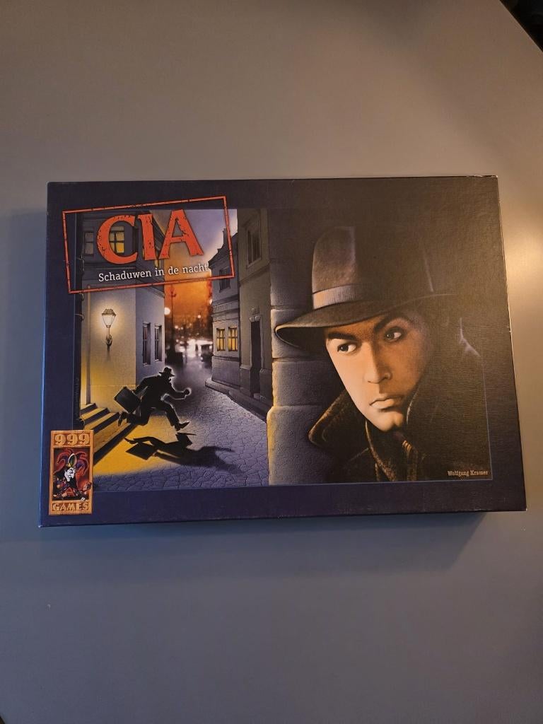 CIA (7 speler spel), Hobby en Vrije tijd, Gezelschapsspellen | Bordspellen, Vijf spelers of meer, Ophalen of Verzenden, Zo goed als nieuw