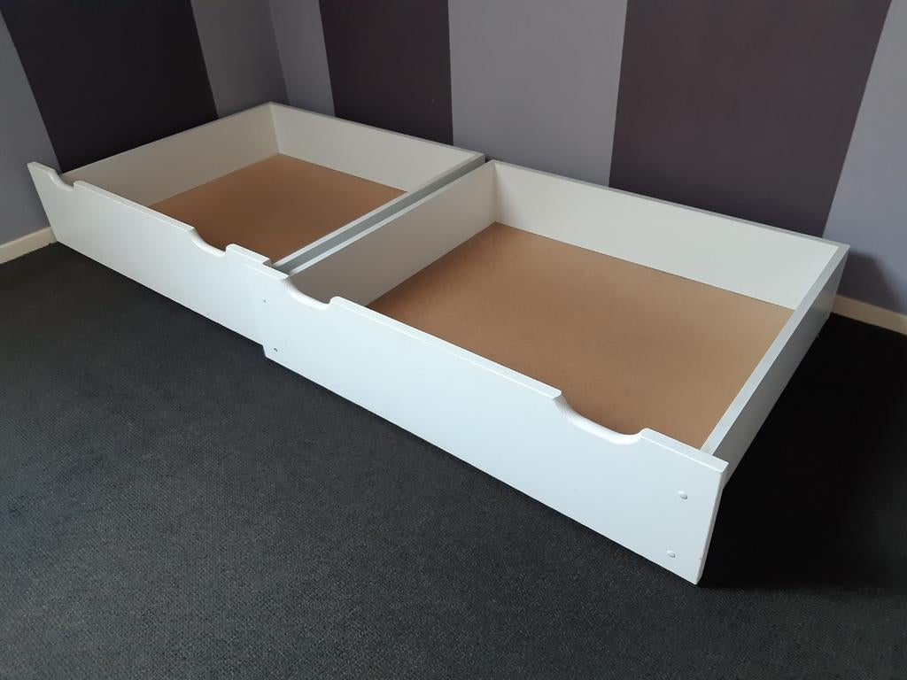 2 witte bakken voor onder een bed, Ophalen