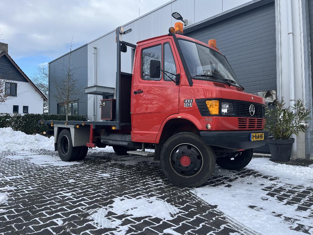 Mercedes-Benz 410 4x4, Auto's, Bestelauto's, Stof, Euro 6, 4 cilinders, 2000 kg