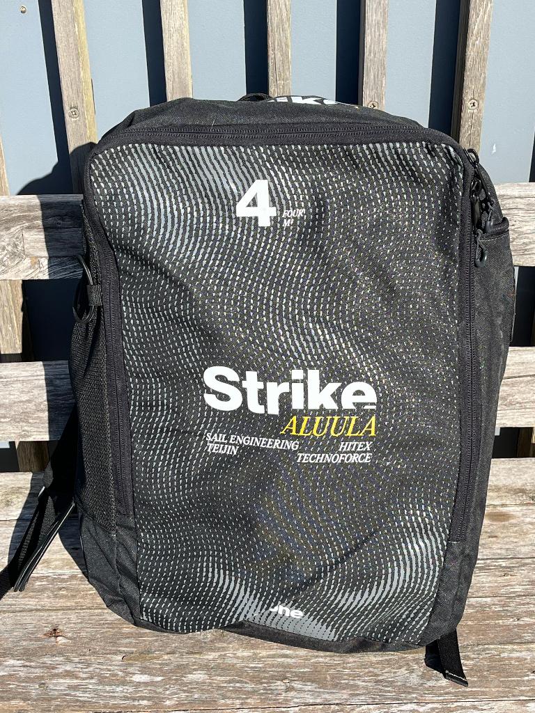 F-one Strike v5 Aluula 4m (0-schade) € 799,- incl. carbon ha, Watersport en Boten, Wingsurfen, Ophalen, Gebruikt, Wingsurf-wing