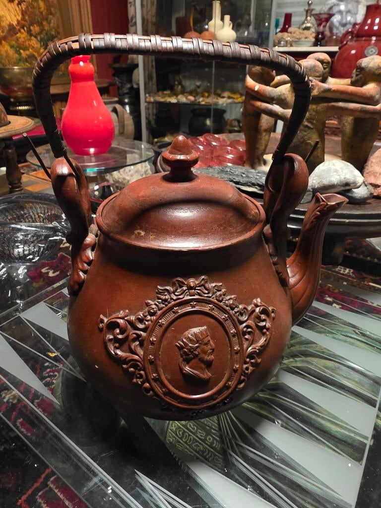Antieke koffiepot met camees, Ophalen of Verzenden