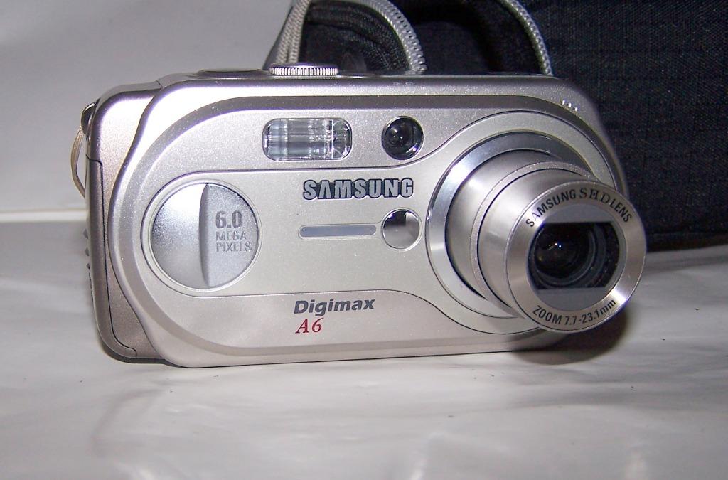 Mooie Samsung Digimax A6 met tasje. In zeer goede staat., Audio, Tv en Foto, Fotocamera's Digitaal, Ophalen of Verzenden, Zo goed als nieuw