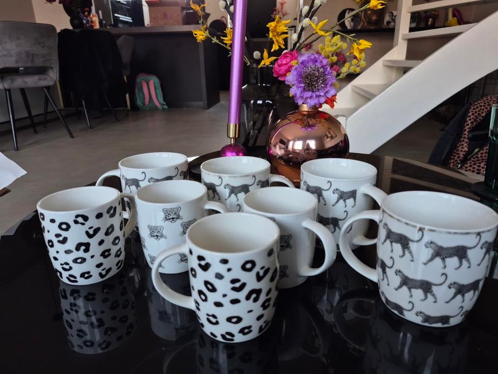 Leuke bekers met panterprint, Huis en Inrichting, Keuken | Servies, Ophalen, Zo goed als nieuw, Overige stijlen, Kop(pen) en/of Schotel(s)