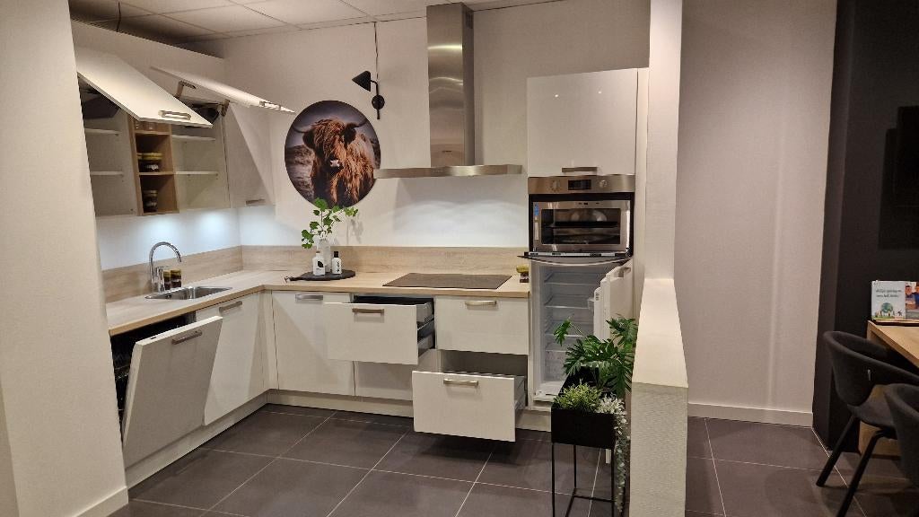 IA321 Nobilia Lidi wit, Ophalen, Wit, Hoekkeuken, Nieuw