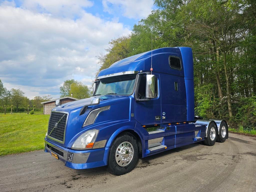 Volvo VNL 670 (kenworth-peterbilt-freightliner), Auto's, Vrachtwagens, Achterwielaandrijving, Euro 6, Blauw, Leder en Stof