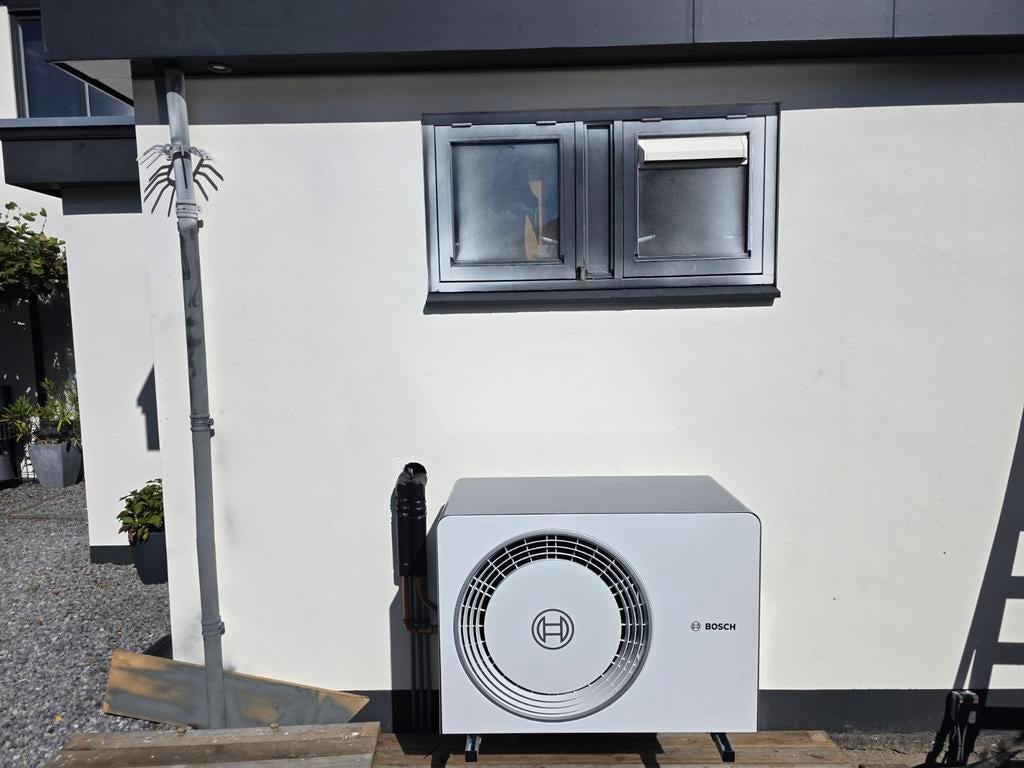 F&D installaties. De warmtepomp specialist, Diensten en Vakmensen, Loodgieters en Installateurs, 24-uursservice, Onderhoud
