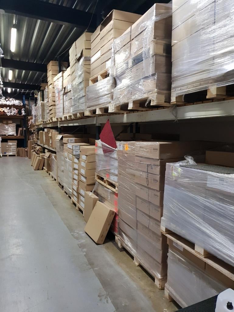 TAPIJTTEGELS DESSO MAGAZIJN VERKOOP GESTART TE WAALWIJK, Ophalen, Crème, Nieuw, Tapijttegels