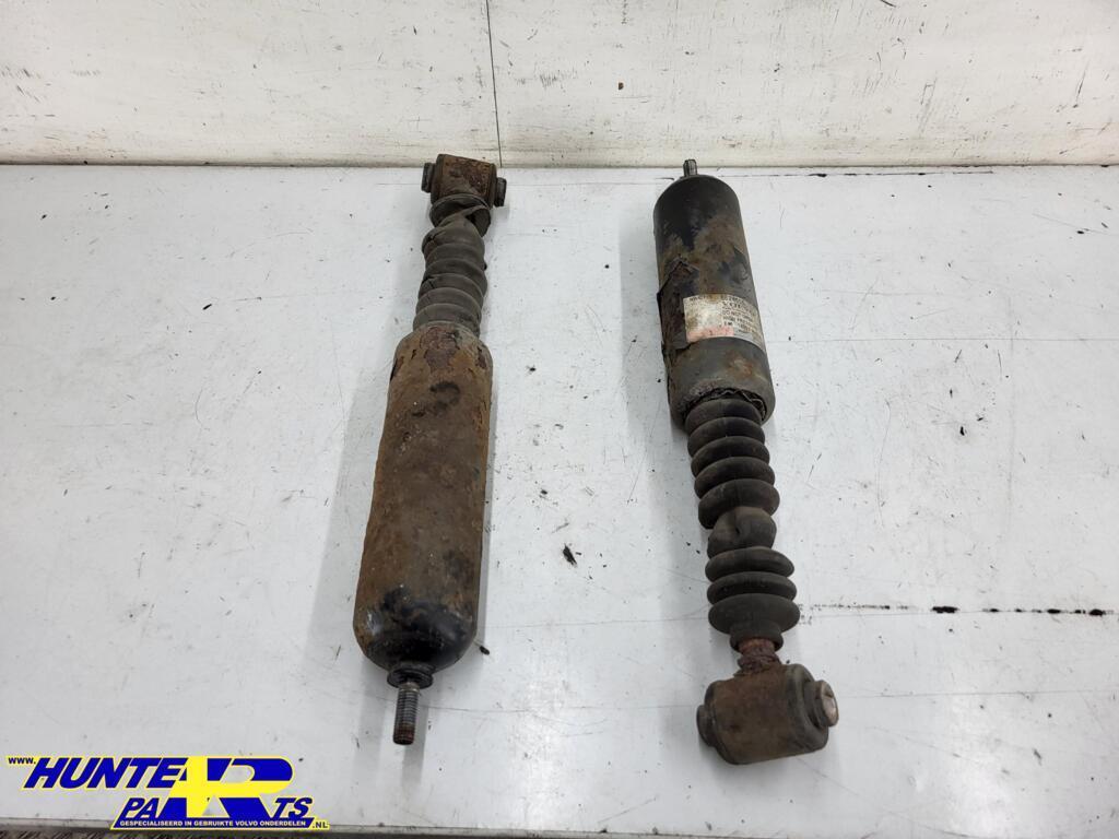 Schokdemper set RA+LA Volvo V70 II ('00-'08) 8624606, Gebruikt, Ophalen of Verzenden, Volvo