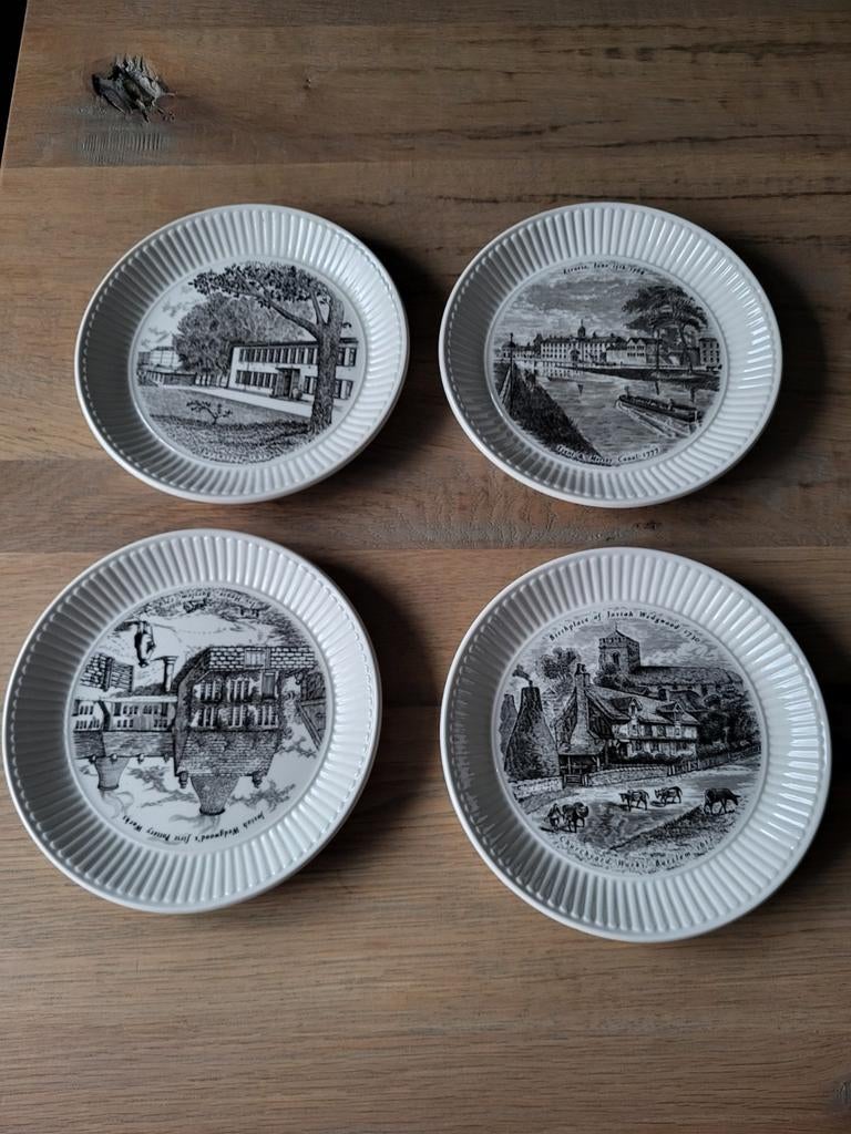 Wedgwood JOSIAH Etruria Barlaston schotels, Huis en Inrichting, Keuken | Servies, Nieuw, Ophalen of Verzenden, Wedgwood, Kop(pen) en/of Schotel(s)