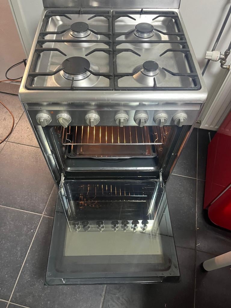 Smeg fornuis rvs 60 cm, Ophalen, 4 kookzones, Zo goed als nieuw, Gas