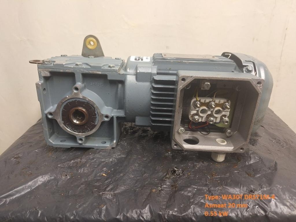 SEW W20/TDRN71M/S4TF met reductie SH389, Doe-het-zelf en Verbouw, Motoren, Gebruikt, Elektromotor, Minder dan 1400 rpm, Ophalen of Verzenden