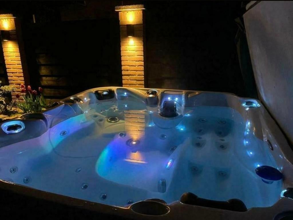 Foto 16 van ‼️INKOOP ALLE JACUZZI'S EN ZWEMSPA'S ‼️