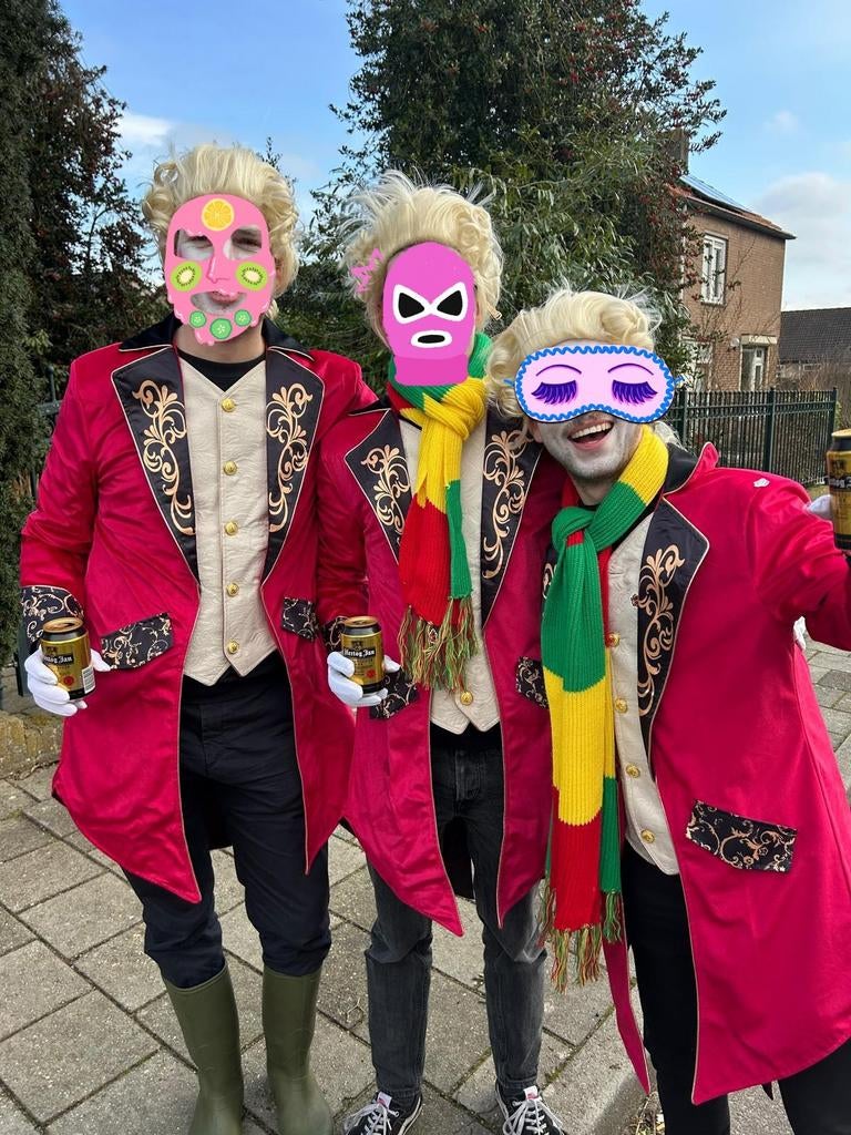 Loopgroep 11 Rode lakei jassen & pruiken. 1x gedragen., Kleding | Heren, Carnavalskleding en Feestkleding, Zo goed als nieuw, Kleding
