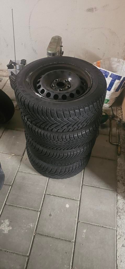 Winterbanden met velg 205/60R15, Auto-onderdelen, Banden en Velgen, Ophalen, Gebruikt, 15 inch, Banden en Velgen