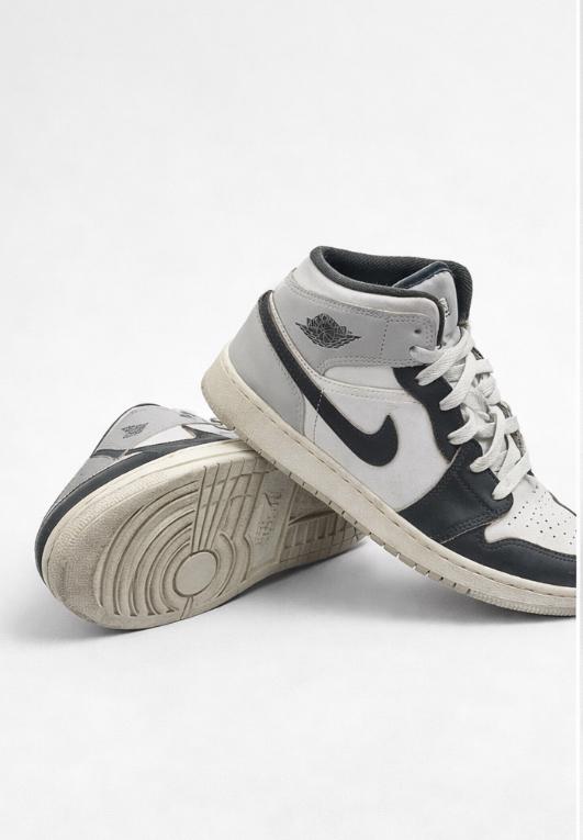 Air Jorden Grijs/wit/groen Maat 37,5, Ophalen, Schoenen, Zo goed als nieuw, Jongen