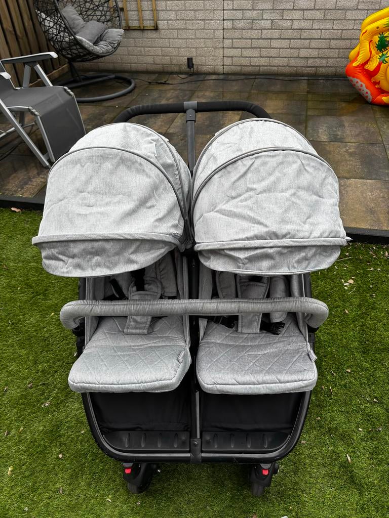 Duo buggy met accessoires, Kinderen en Baby's, Buggy's, Ophalen of Verzenden, Zo goed als nieuw