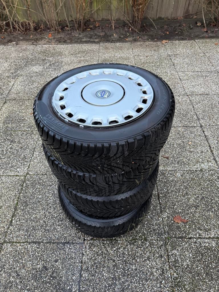 Winterbanden Volvo V50 incl. originele velgen – Topstaat!, Auto-onderdelen, Banden en Velgen, Ophalen, 16 inch, Banden en Velgen