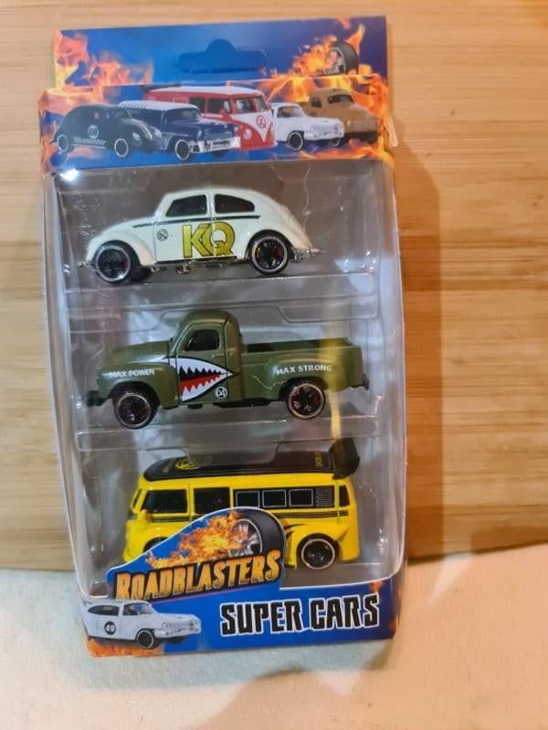 Volkswagen T1 spijlbus

Volkswagen Kever

Amerikaanse Pick U, Hobby en Vrije tijd, Modelauto's | Overige schalen, Auto, T1, Nieuw