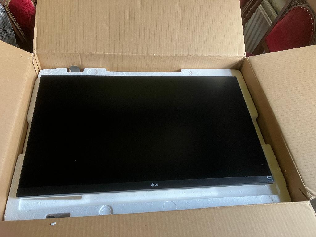 LG Utra HD monitor 4K 27 inch 27UK850, Computers en Software, Monitoren, Ophalen, IPS, LG, HP, HDMI