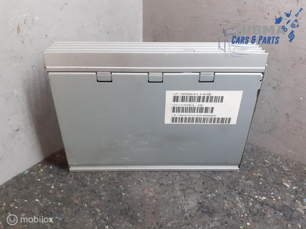 Radio versterker Chrysler 300C 3.0 V6 CRD ) P05064118AD, Ophalen of Verzenden, Gebruikt, Chrysler