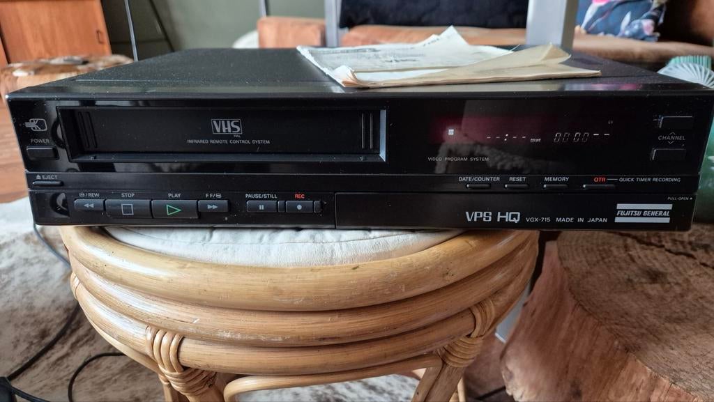Fujitsu General VGX-715L VHS videorecorder VPS HQ (Defect), Ophalen of Verzenden, Niet werkend, VHS-speler of -recorder