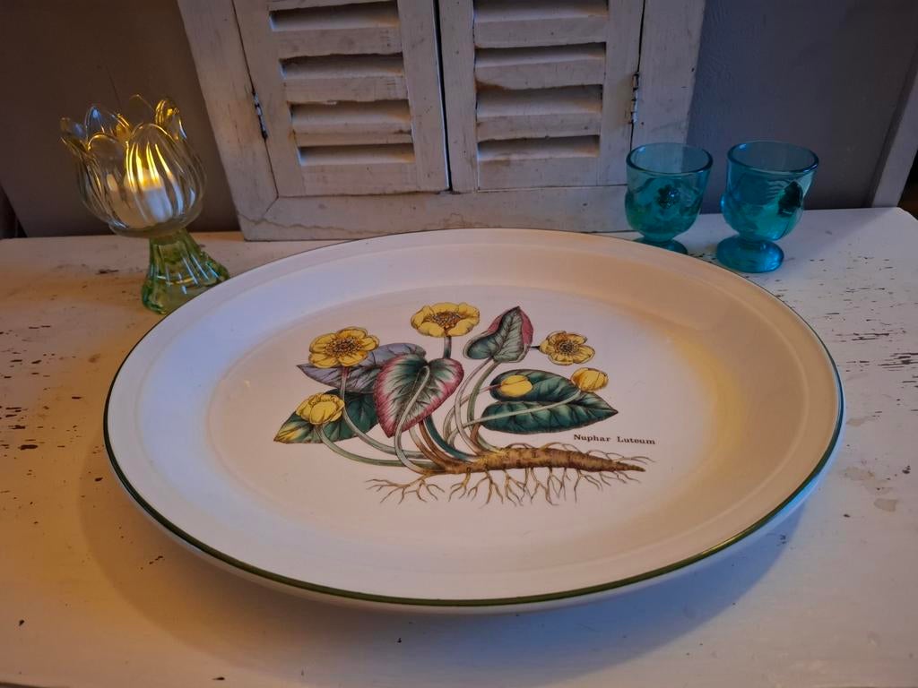 Serveerschaal ovaal Wedgwood Florabunda, Ophalen of Verzenden