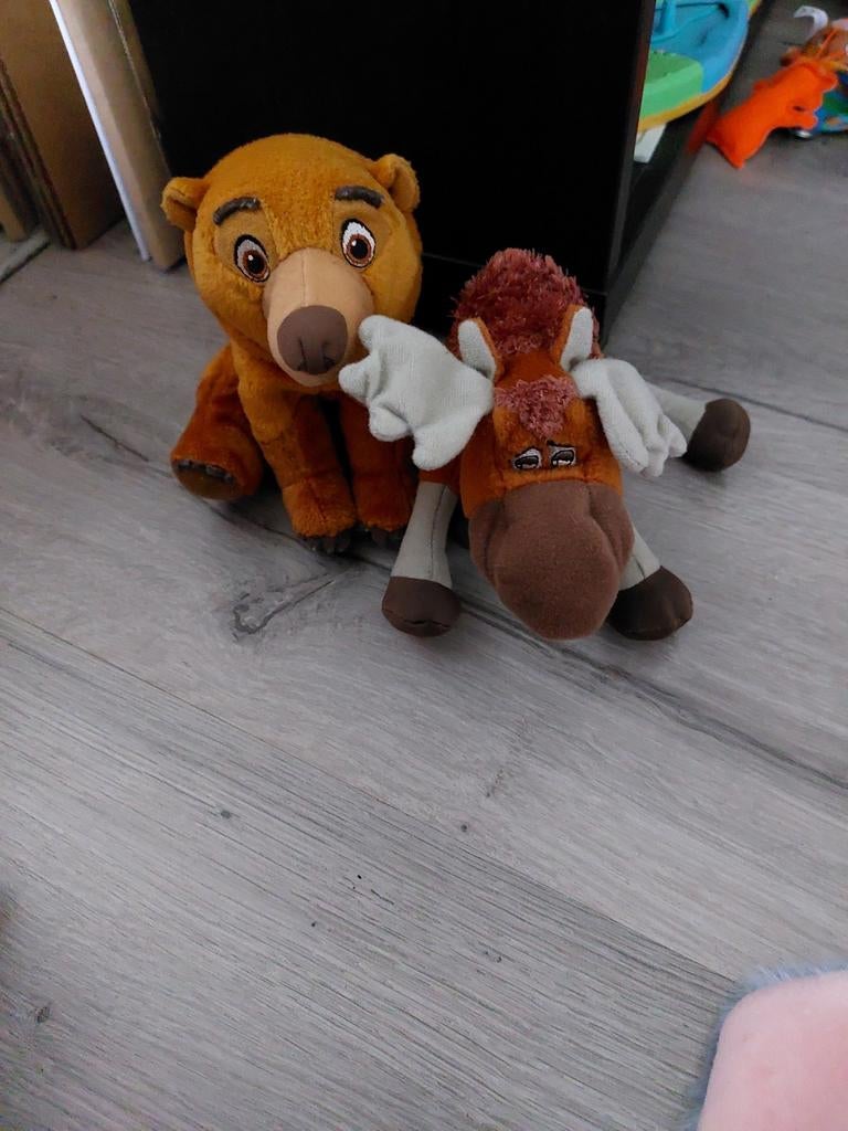 Disney brother bear knuffeltjes 2 stuks, Ophalen of Verzenden, Zo goed als nieuw, Beeldje of Figuurtje
