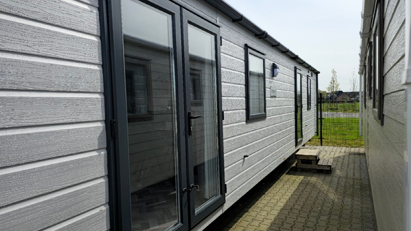 Foto 11 van Stacaravan / Chalet: Stebo Special Chalet 12x4m met 2 Riante