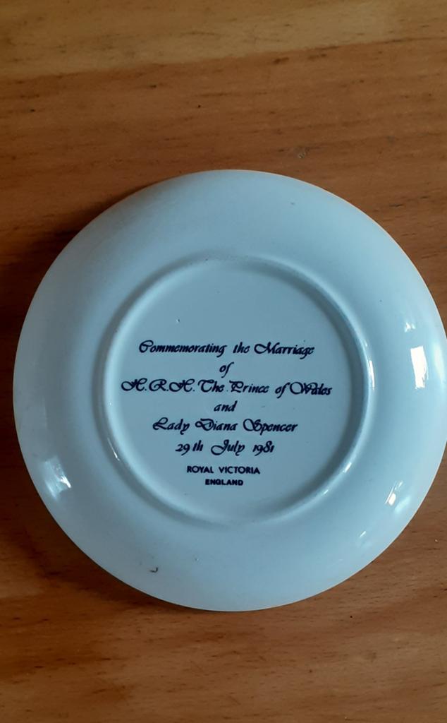 Herdenkingsbord Huwelijk Charles & Diana 1981, Verzamelen, Ophalen of Verzenden, Zo goed als nieuw, Buitenland, Servies