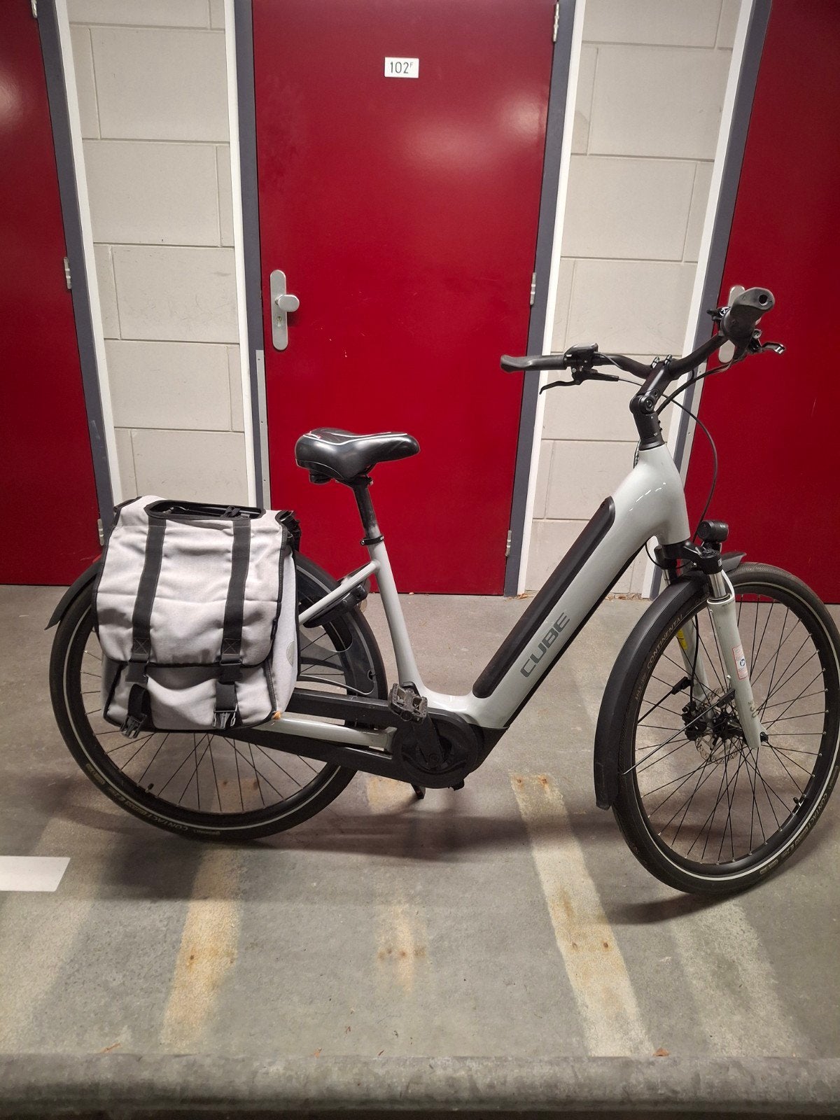 Cube elektrische fiets 50cm, nieuwstaat, incl. oplader, Fietsen en Brommers, Ophalen of Verzenden