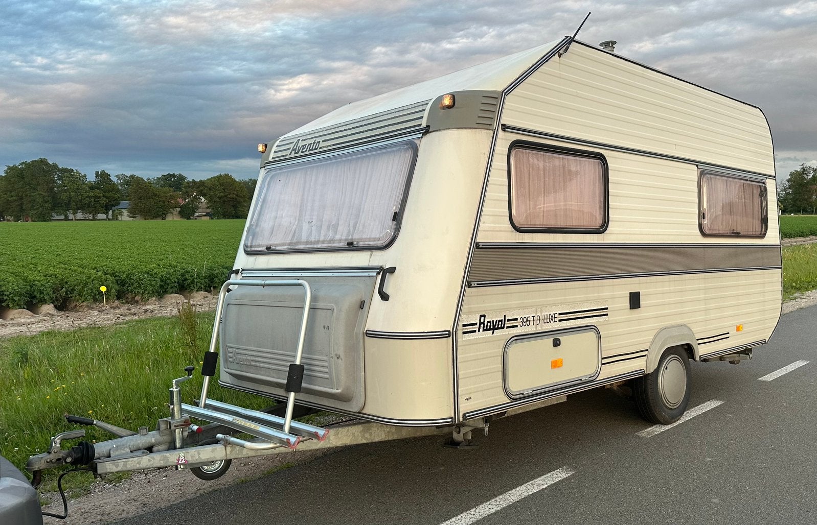 Avento royal 395 TD Luxe inc Voortent, luifel&fietsenrek., Vast bed, Luifel, Avento, Treinzit