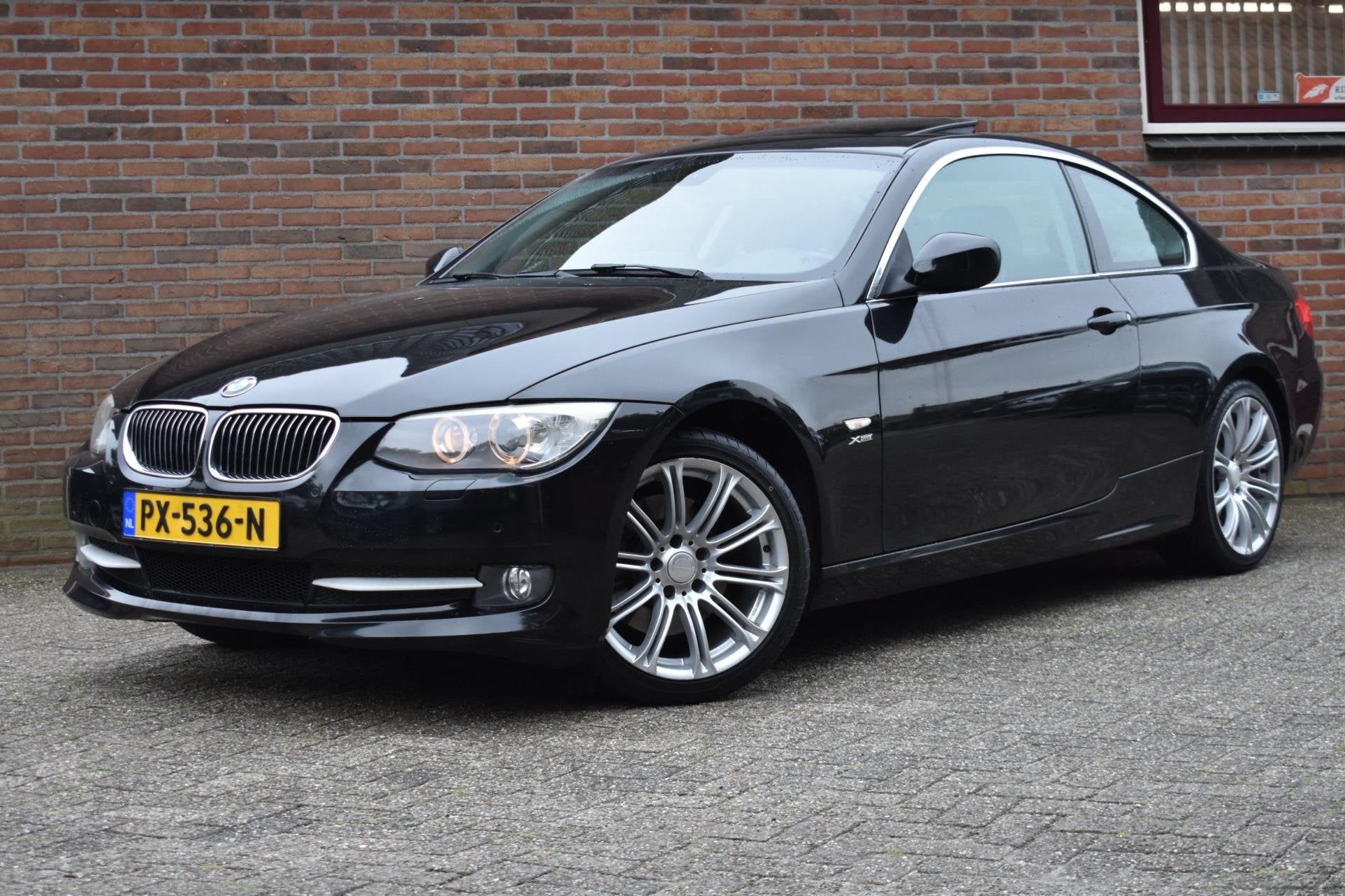 BMW 3-serie Coupé 325xi Business Line Sport '11 Xenon Leder, Auto's, BMW, Automaat, Euro 5, 1525 kg, Gebruikt