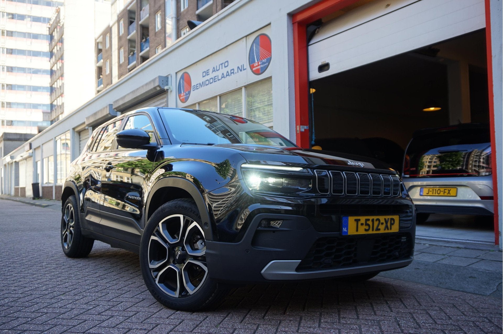 Jeep Avenger Black Edition 54 kWh | Sfeer | Apple | 360 | Ad, Auto's, Gebruikt, 156 pk, Zwart, SUV of Terreinwagen