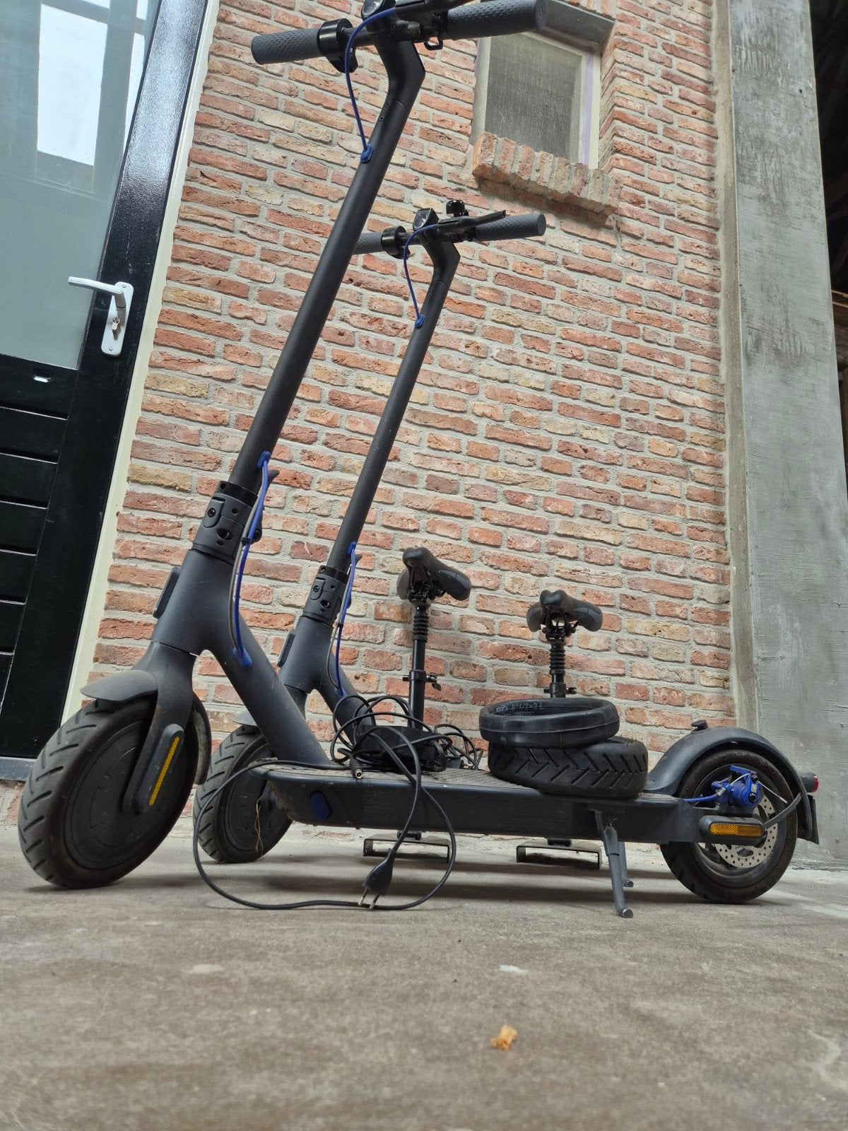2x Xiaomi Mi 3 E-scooters met zadel elektrische step, Fietsen en Brommers, Steps, Ophalen, Zo goed als nieuw, Elektrische step (E-scooter)